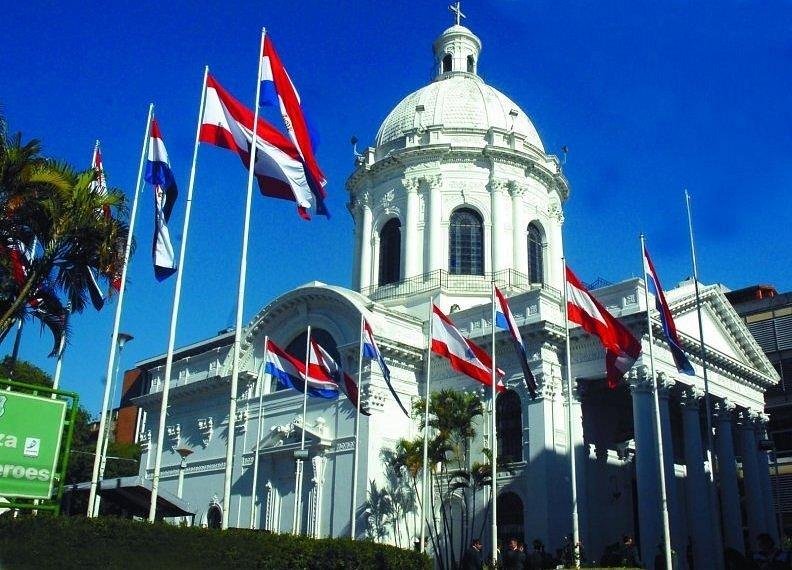 O solene Panteão Nacional dos Heróis.